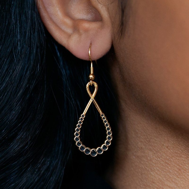 BlackPearlsDropEarrings Gold modelcropped