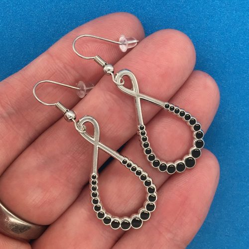 BlackPearlsDropEarrings SilveronHand